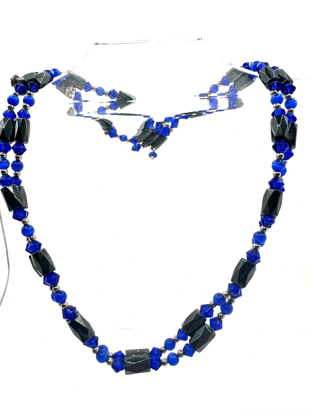 Fashion: Blue and Black Beaded Necklace
